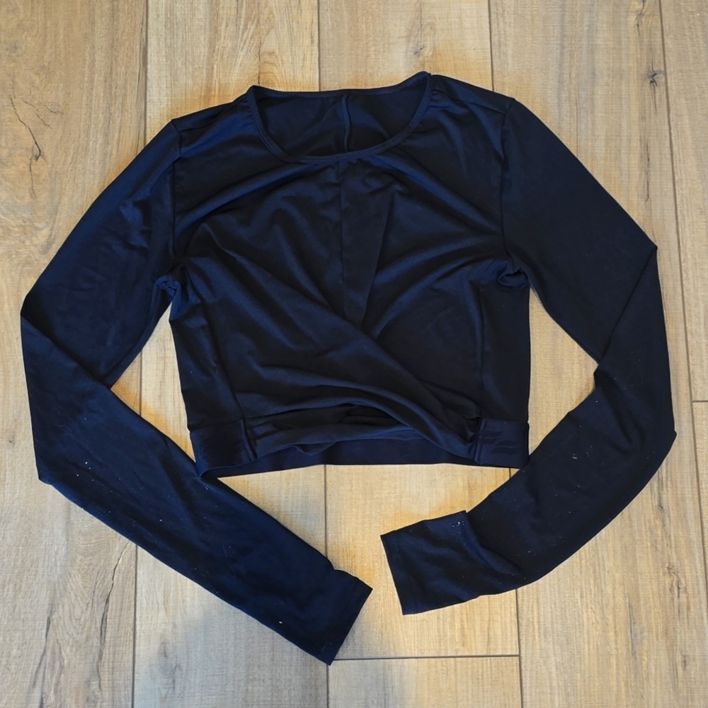 Fabletics Long Sleeve Cropped Activewear Size M